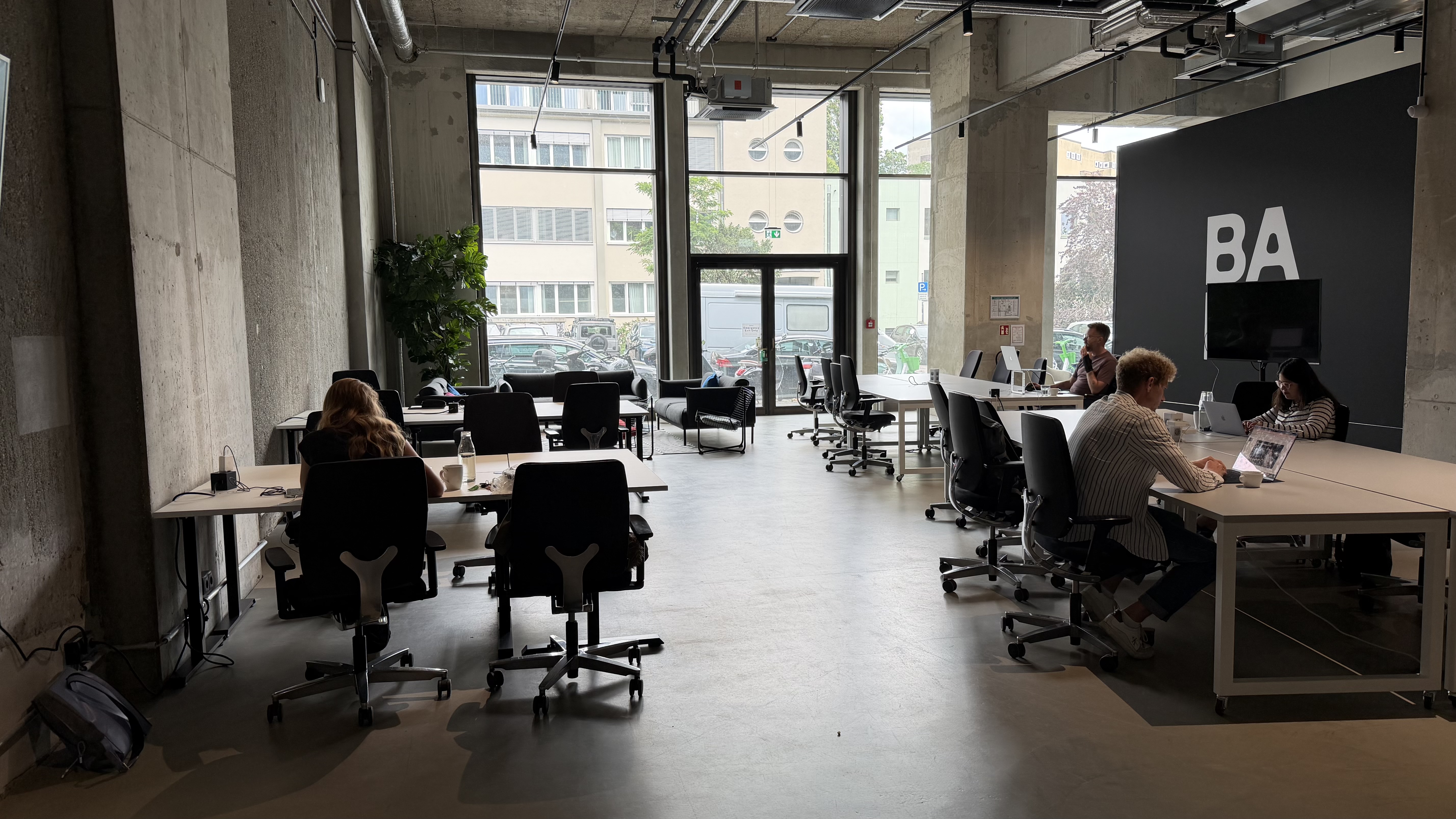 Amenities That Actually Matter in 2026: What High-Performing Teams Expect From Their Workspace